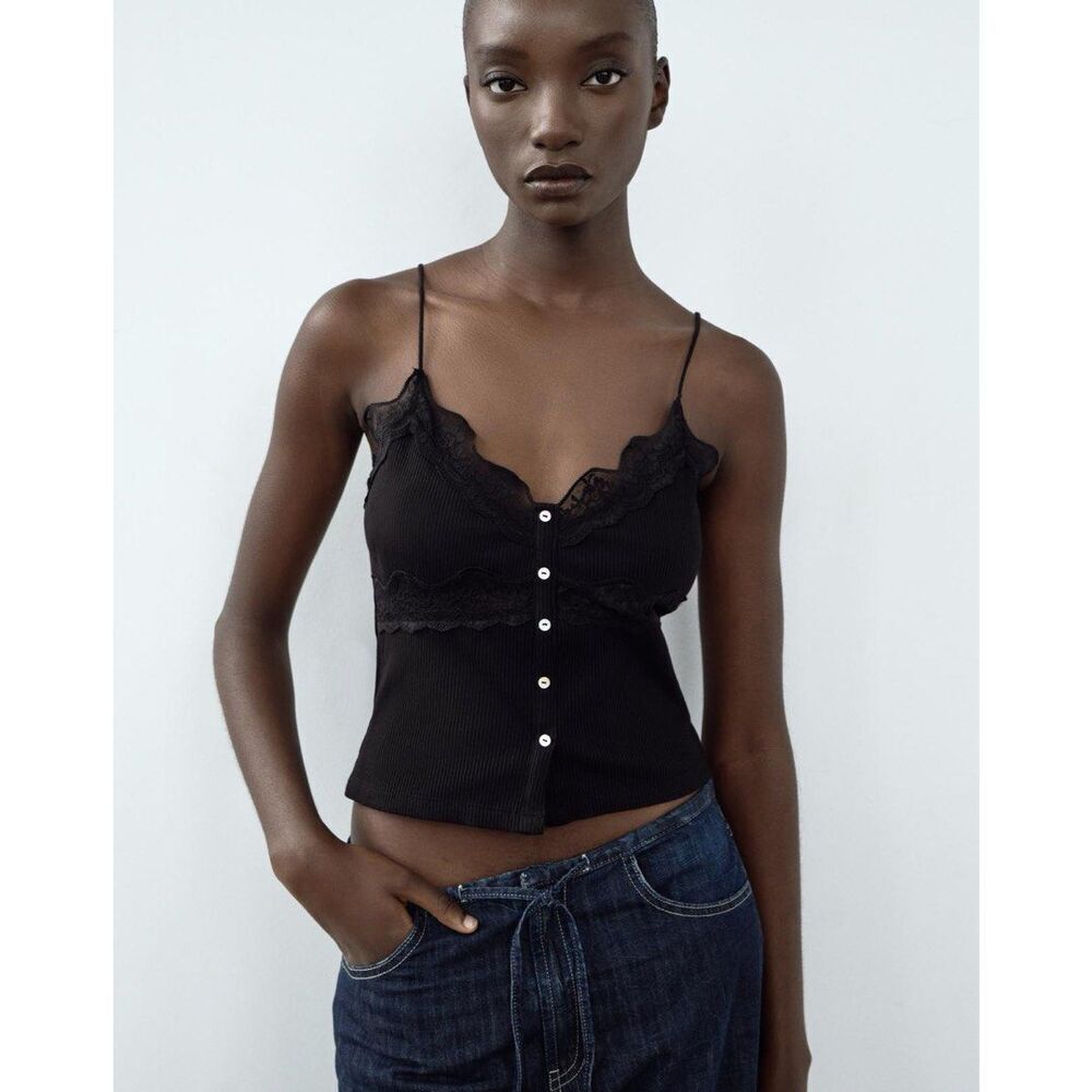 zara ribbed top with lace and buttons in black🩶